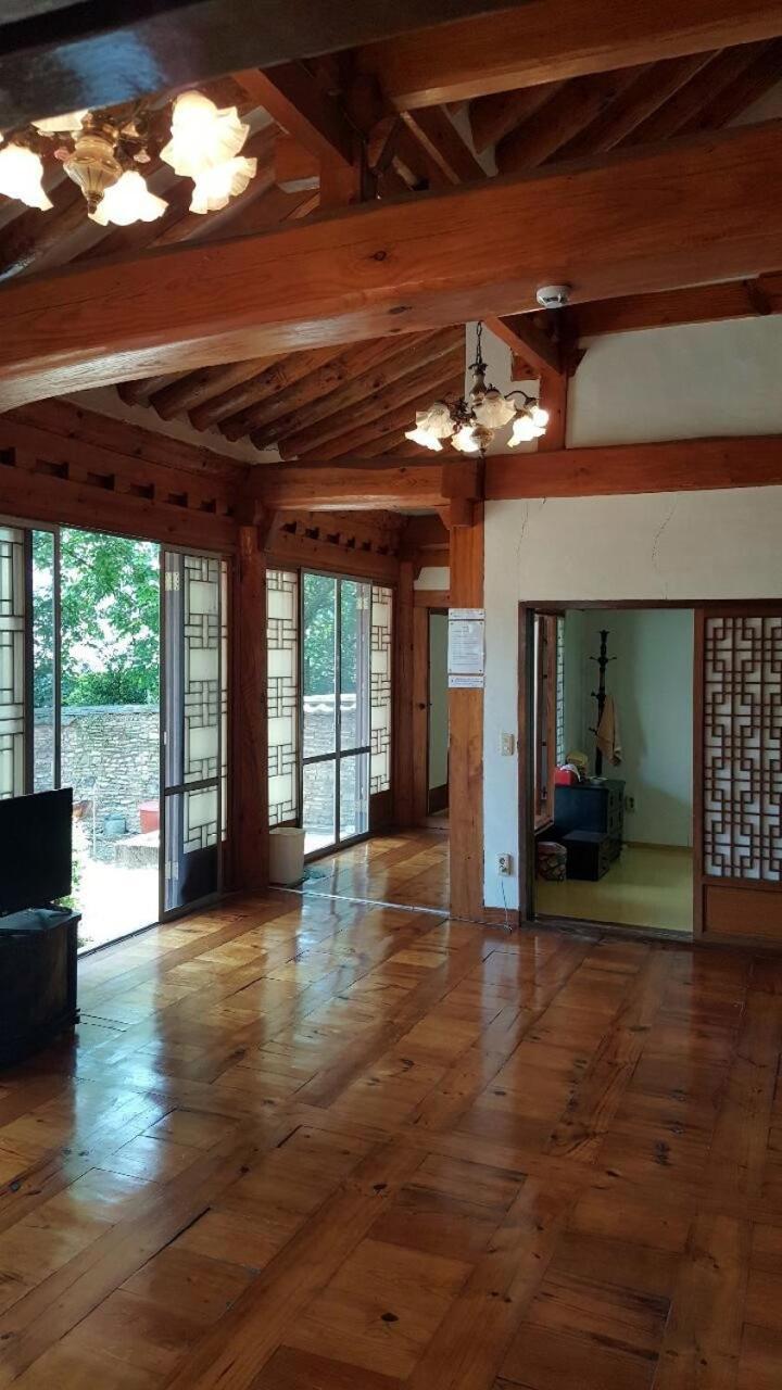 Goseong Choi Pilgan'S Old House Hotel Екстериор снимка